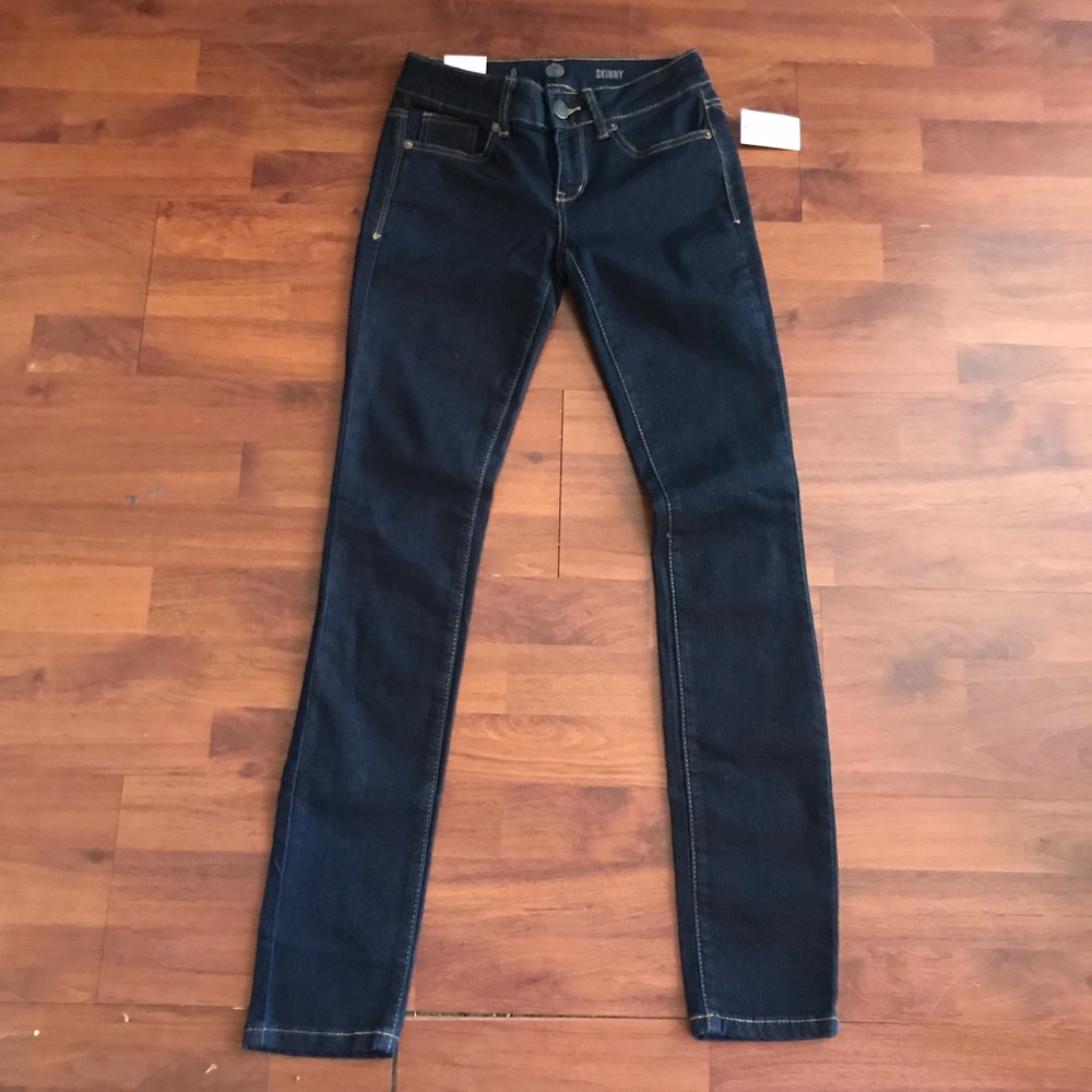 NWT SO (Kohl’s) Dark Wash Skinny Jeans 0